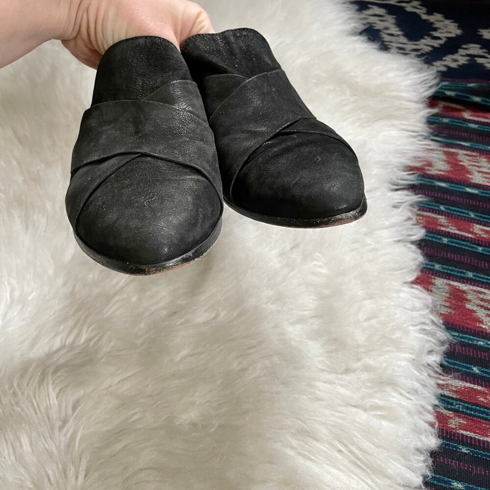 Eileen Fisher Bauer Mules Black Suede Slip On Pointed Closed Toe sz 6.5 - Picture 3 of 6